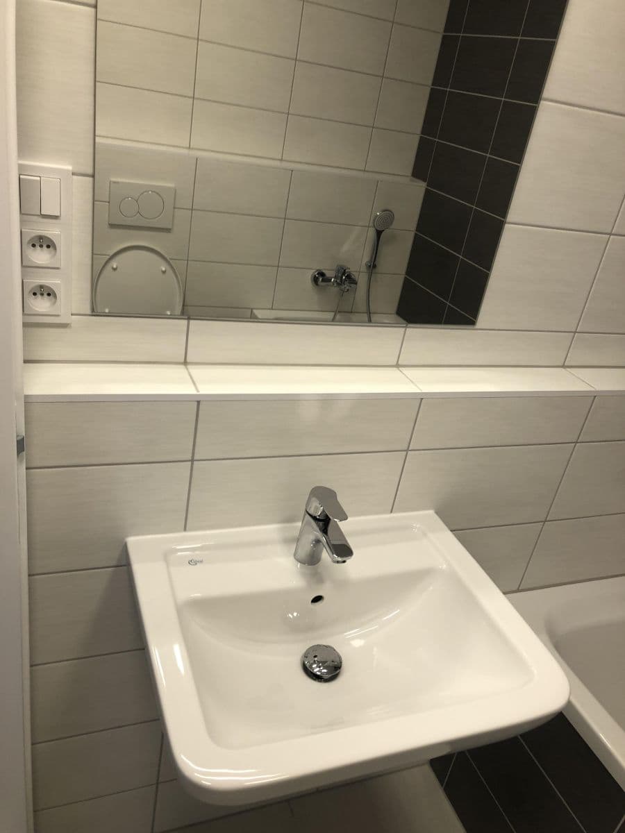 Studio flat to rent, 33 m², Za černým mostem, Prague, Prague Studio flat to rent, 33 m², Za černým mostem, Prague, Prague