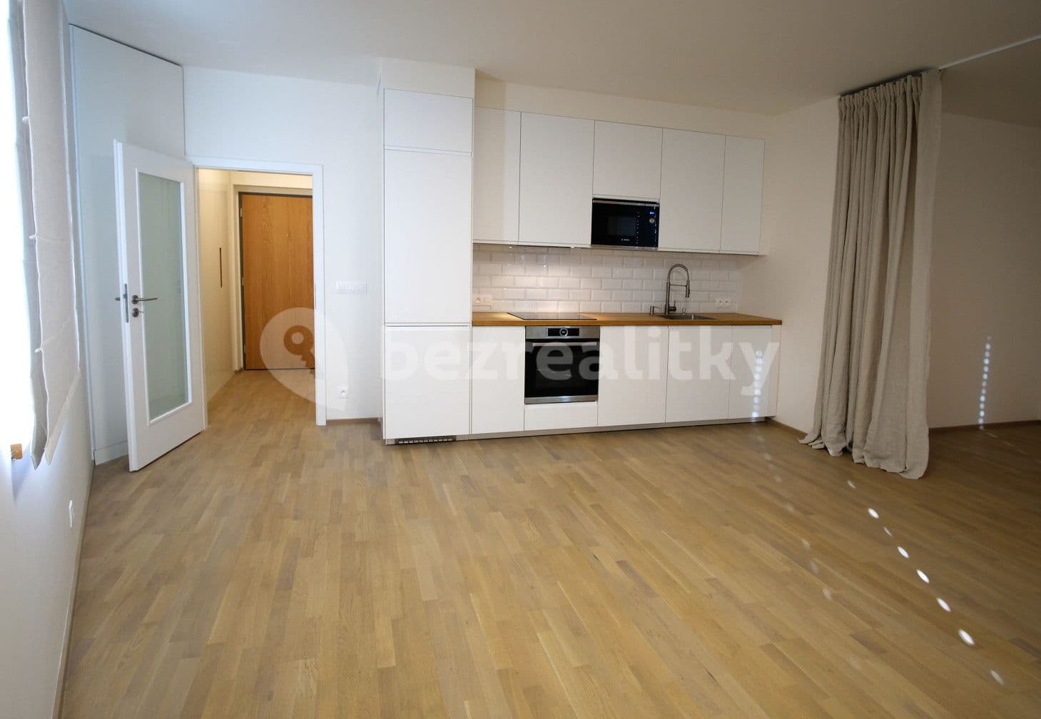 Studio flat to rent, 43 m², U Hranic, Prague, Prague Studio flat to rent, 43 m², U Hranic, Prague, Prague