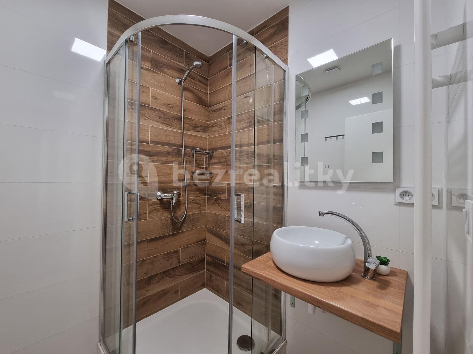 1 bedroom with open-plan kitchen flat to rent, 48 m², Bělohorská, Brno, Jihomoravský Region 1 bedroom with open-plan kitchen flat to rent, 48 m², Bělohorská, Brno, Jihomoravský Region