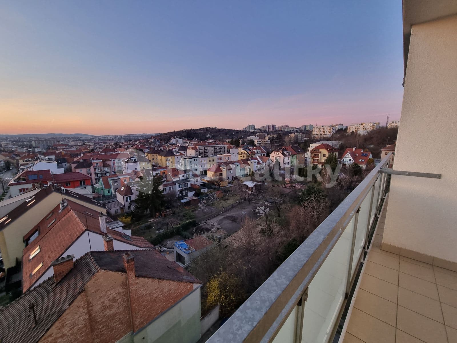 1 bedroom with open-plan kitchen flat to rent, 48 m², Bělohorská, Brno, Jihomoravský Region 1 bedroom with open-plan kitchen flat to rent, 48 m², Bělohorská, Brno, Jihomoravský Region