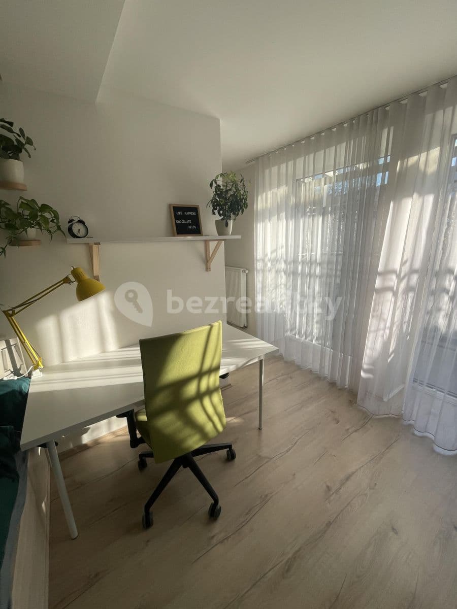 1 bedroom with open-plan kitchen flat to rent, 57 m², Bendlova, Brno, Jihomoravský Region 1 bedroom with open-plan kitchen flat to rent, 57 m², Bendlova, Brno, Jihomoravský Region