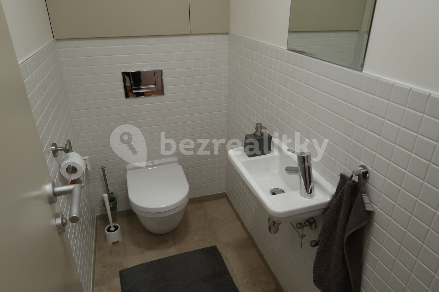 1 bedroom with open-plan kitchen flat to rent, 61 m², Mezilehlá, Prague, Prague 1 bedroom with open-plan kitchen flat to rent, 61 m², Mezilehlá, Prague, Prague