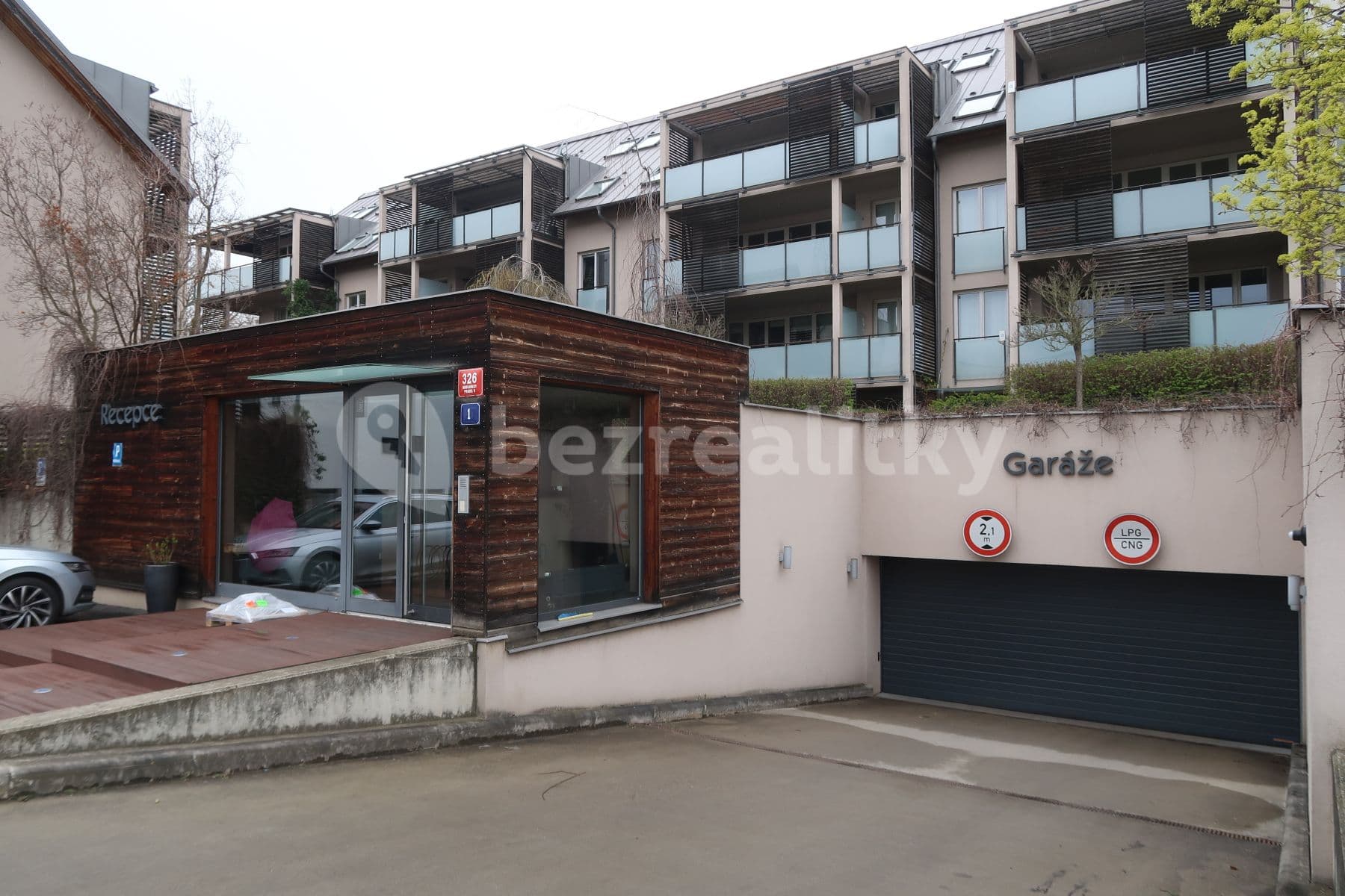 1 bedroom with open-plan kitchen flat to rent, 61 m², Mezilehlá, Prague, Prague 1 bedroom with open-plan kitchen flat to rent, 61 m², Mezilehlá, Prague, Prague