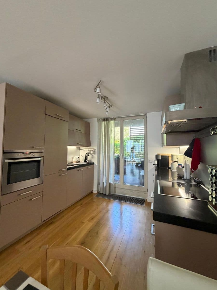 1 bedroom with open-plan kitchen flat to rent, 61 m², Mezilehlá, Prague, Prague 1 bedroom with open-plan kitchen flat to rent, 61 m², Mezilehlá, Prague, Prague