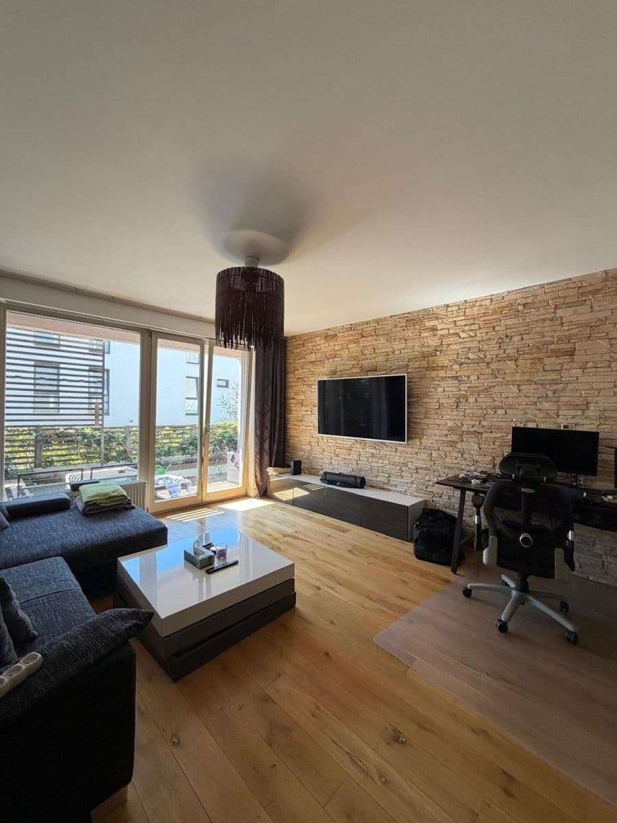 1 bedroom with open-plan kitchen flat to rent, 61 m², Mezilehlá, Prague, Prague 1 bedroom with open-plan kitchen flat to rent, 61 m², Mezilehlá, Prague, Prague