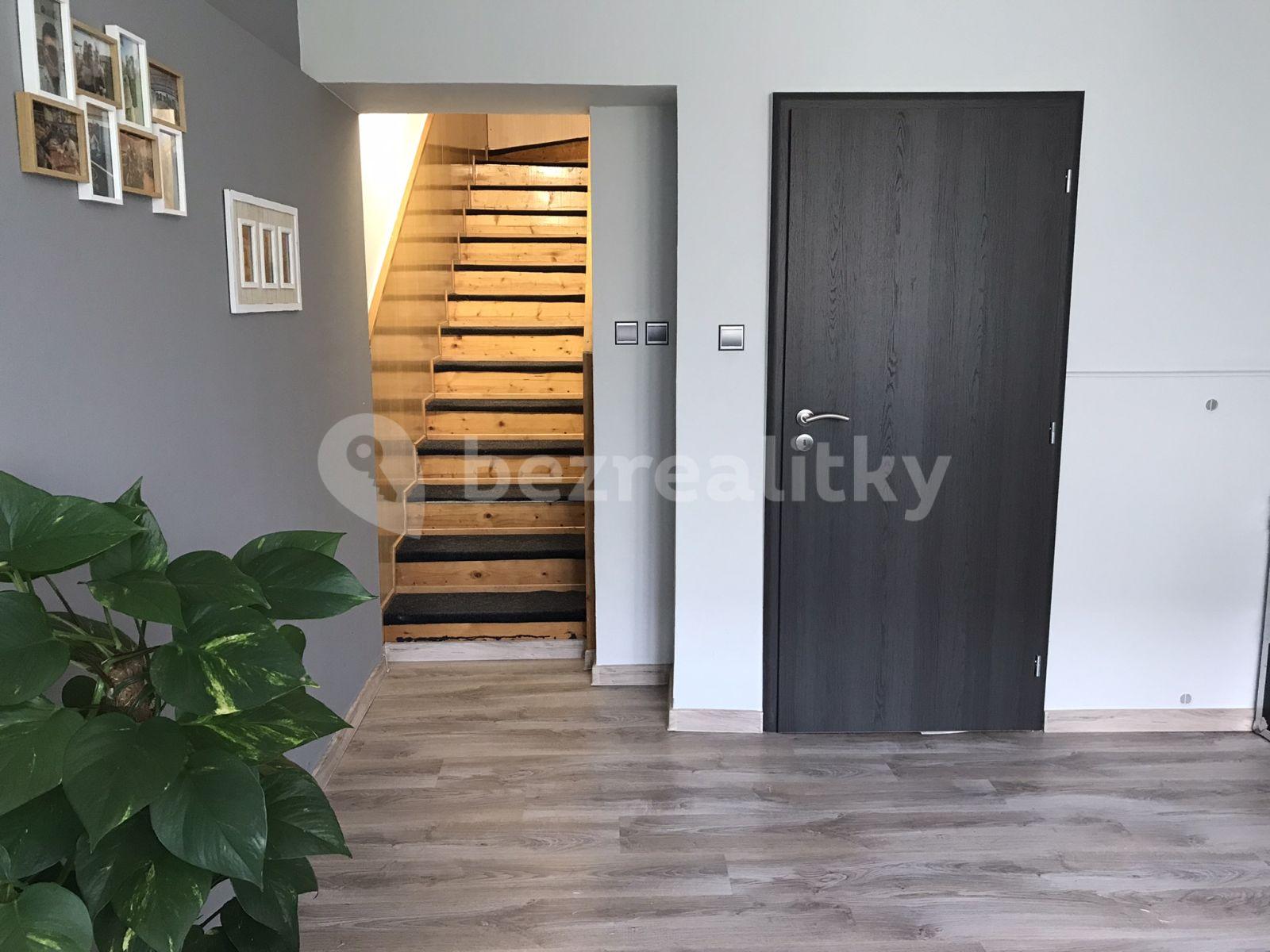 4 bedroom with open-plan kitchen flat to rent, 100 m², Na Vyhlídce, Prague, Prague