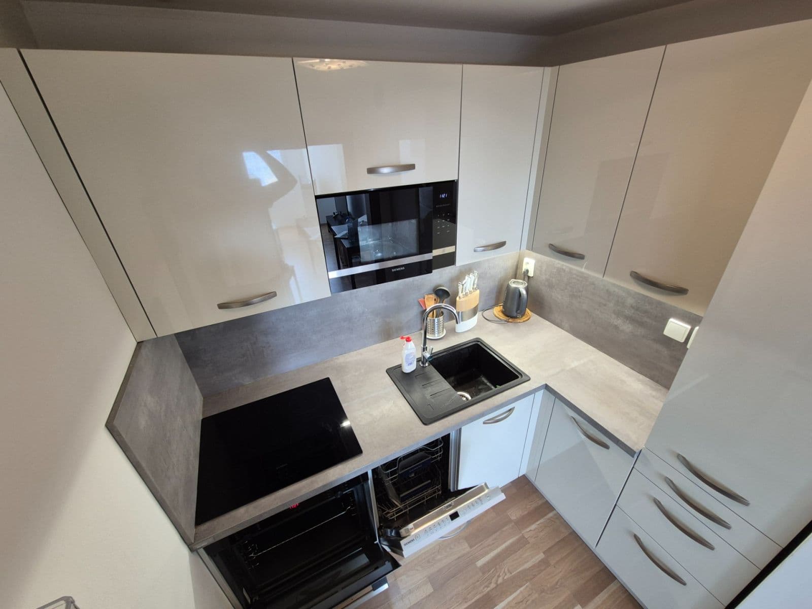 1 bedroom with open-plan kitchen flat to rent, 43 m², Strašnická, Prague, Prague 1 bedroom with open-plan kitchen flat to rent, 43 m², Strašnická, Prague, Prague