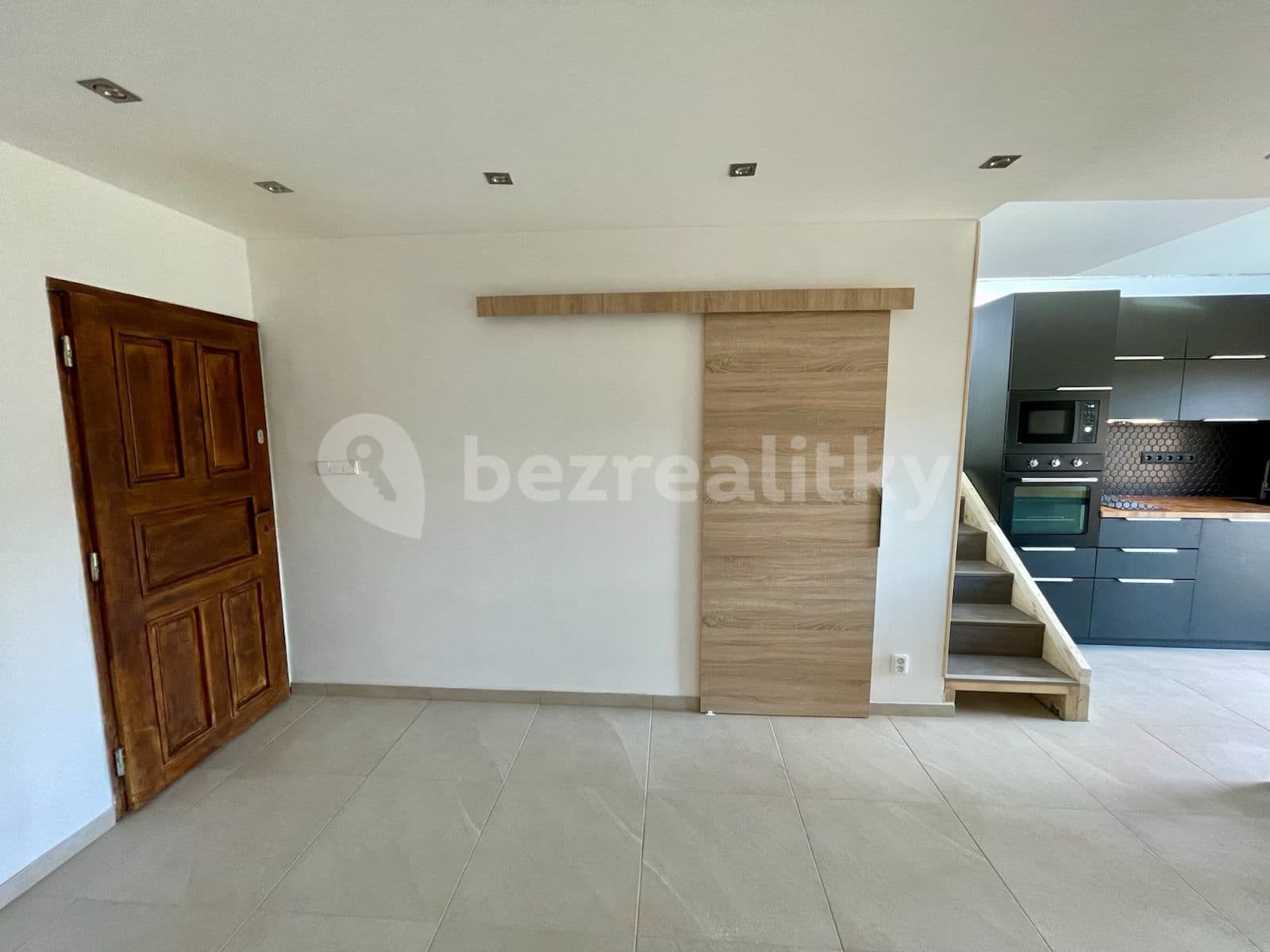 1 bedroom with open-plan kitchen flat to rent, 75 m², Na Výsluní, Králův Dvůr, Středočeský Region 1 bedroom with open-plan kitchen flat to rent, 75 m², Na Výsluní, Králův Dvůr, Středočeský Region