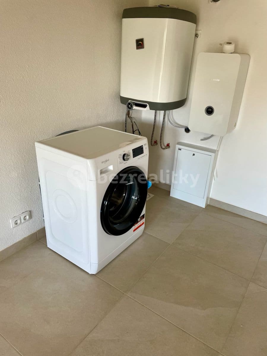 1 bedroom with open-plan kitchen flat to rent, 75 m², Na Výsluní, Králův Dvůr, Středočeský Region 1 bedroom with open-plan kitchen flat to rent, 75 m², Na Výsluní, Králův Dvůr, Středočeský Region