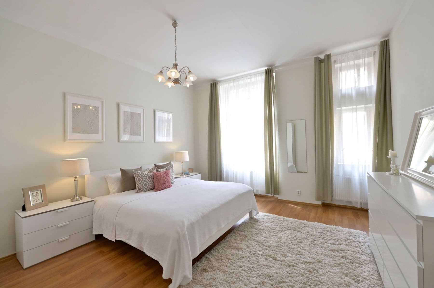 1 bedroom with open-plan kitchen flat to rent, 55 m², Varšavská, Prague, Prague 1 bedroom with open-plan kitchen flat to rent, 55 m², Varšavská, Prague, Prague