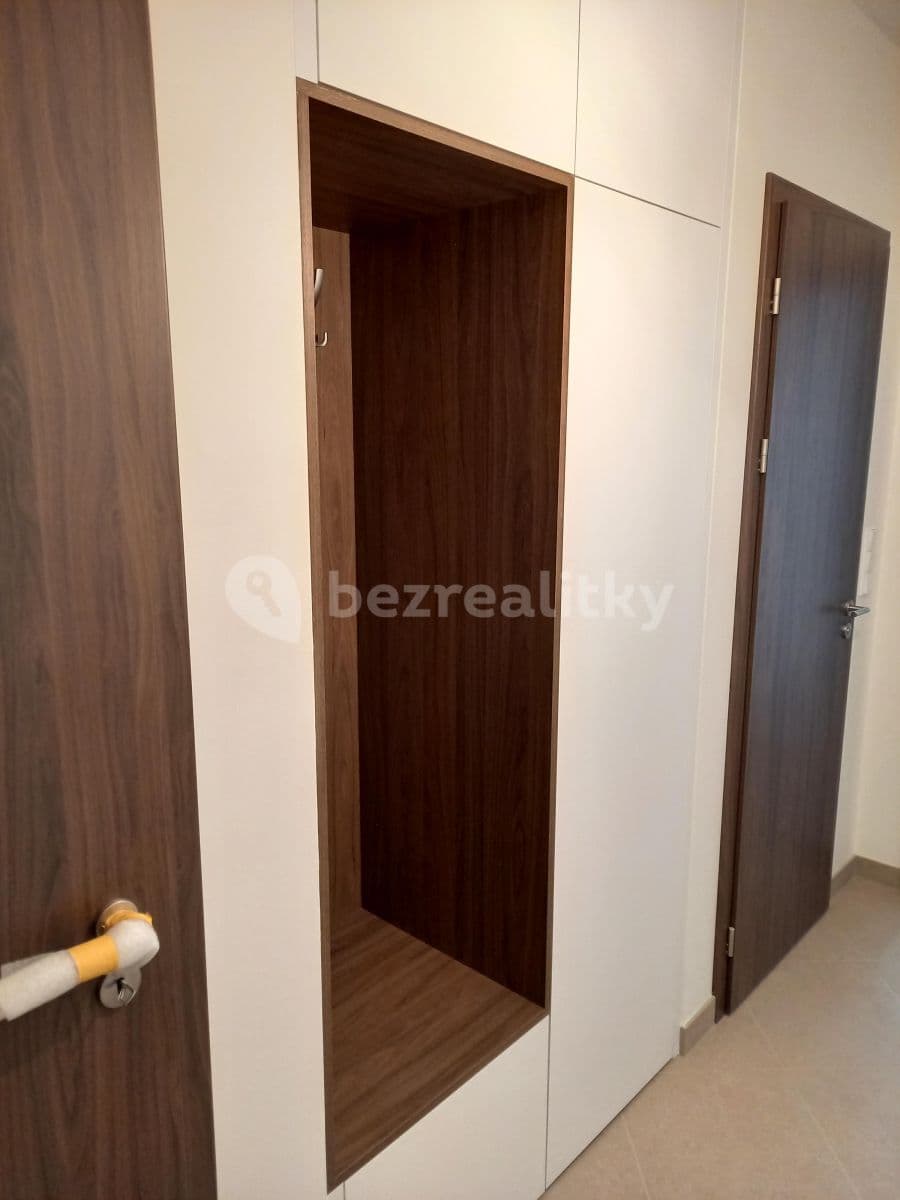 1 bedroom with open-plan kitchen flat to rent, 52 m², Ferrariho, Prague, Prague 1 bedroom with open-plan kitchen flat to rent, 52 m², Ferrariho, Prague, Prague
