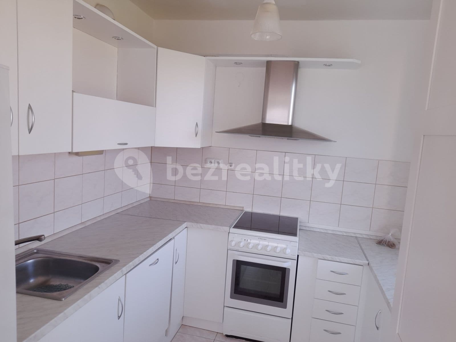 2 bedroom with open-plan kitchen flat to rent, 74 m², Podle Kačerova, Prague, Prague 2 bedroom with open-plan kitchen flat to rent, 74 m², Podle Kačerova, Prague, Prague