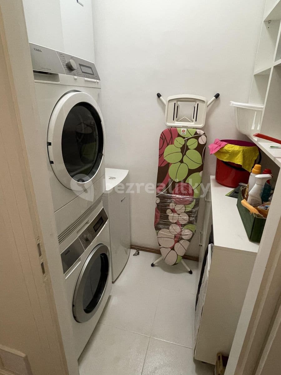 2 bedroom with open-plan kitchen flat to rent, 85 m², Sochařská, Prague, Prague 2 bedroom with open-plan kitchen flat to rent, 85 m², Sochařská, Prague, Prague