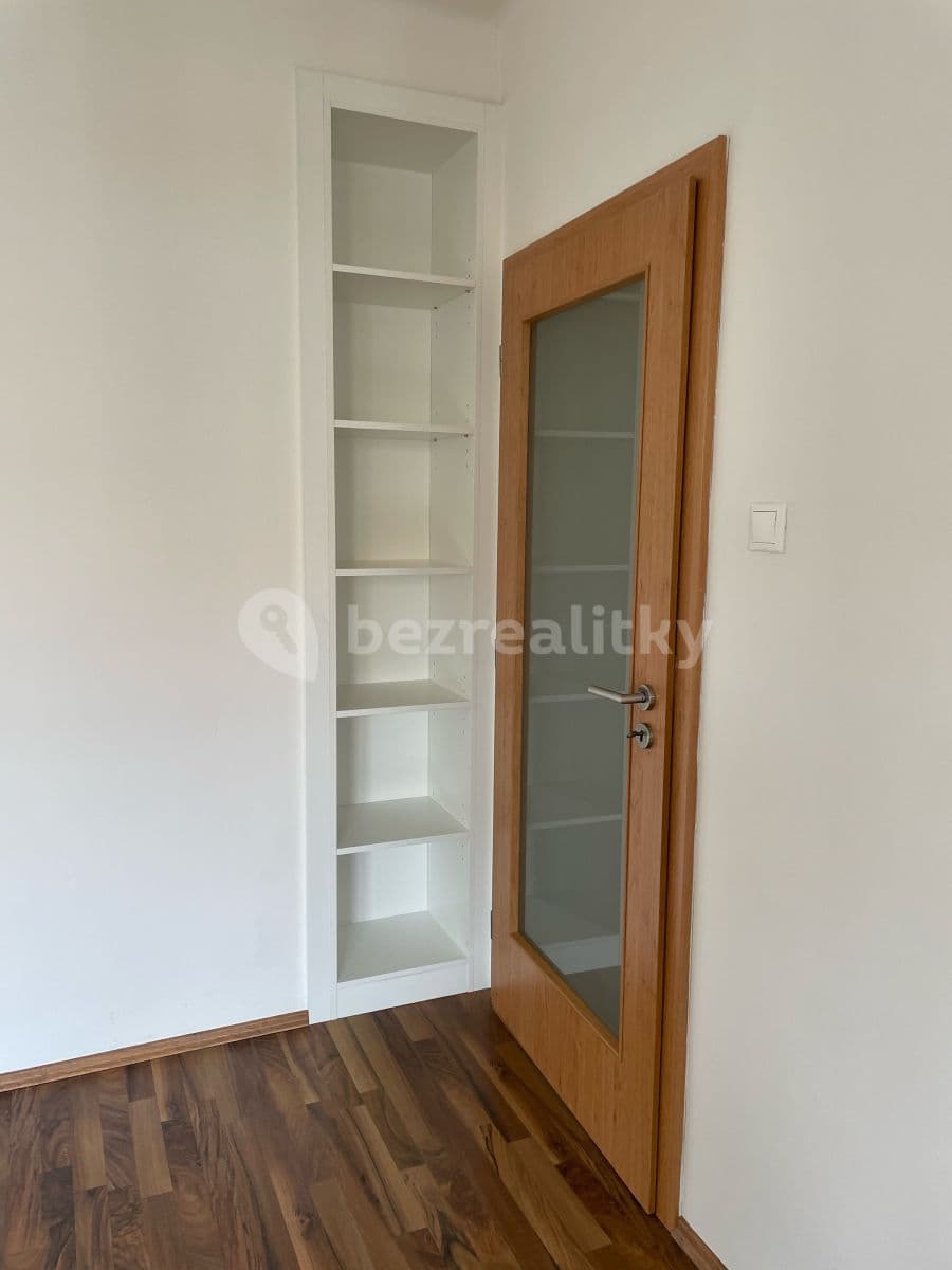 1 bedroom with open-plan kitchen flat to rent, 52 m², Ve Struhách, Prague, Prague 1 bedroom with open-plan kitchen flat to rent, 52 m², Ve Struhách, Prague, Prague