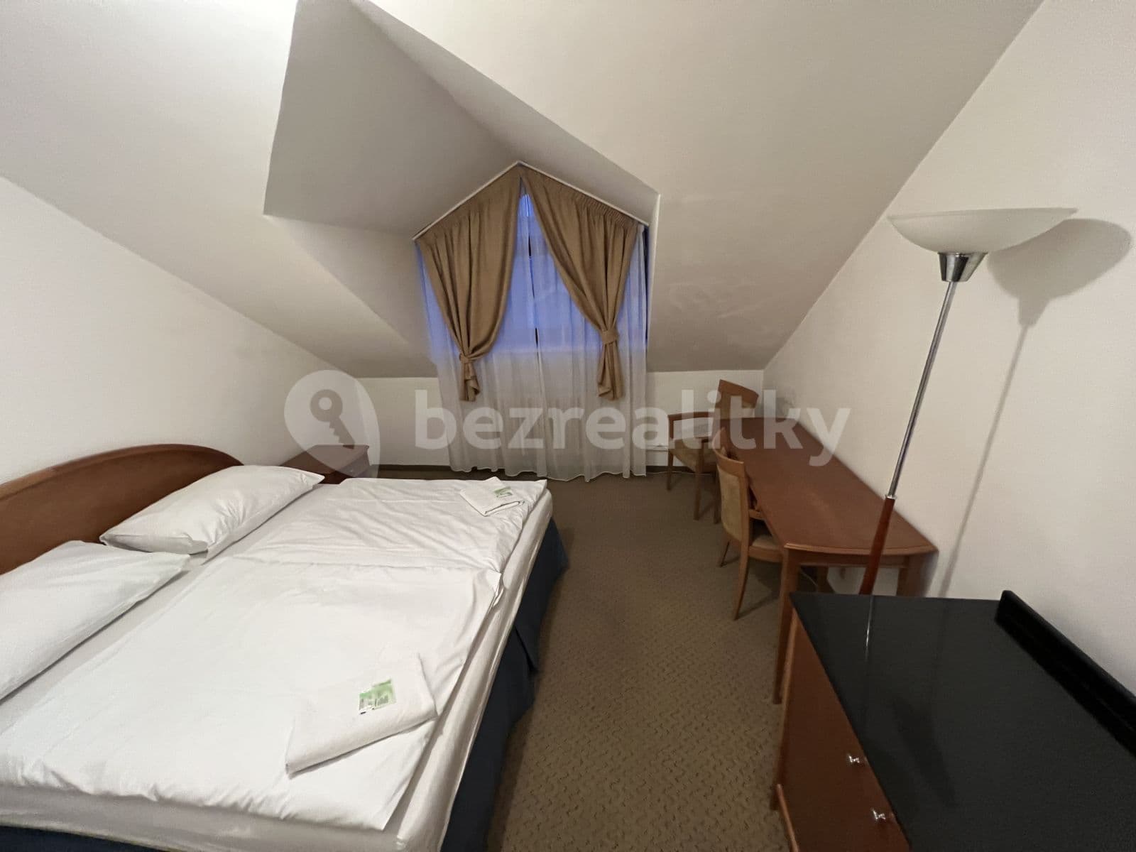 Small studio flat to rent, 19 m², K Chotolu, Horoměřice, Středočeský Region