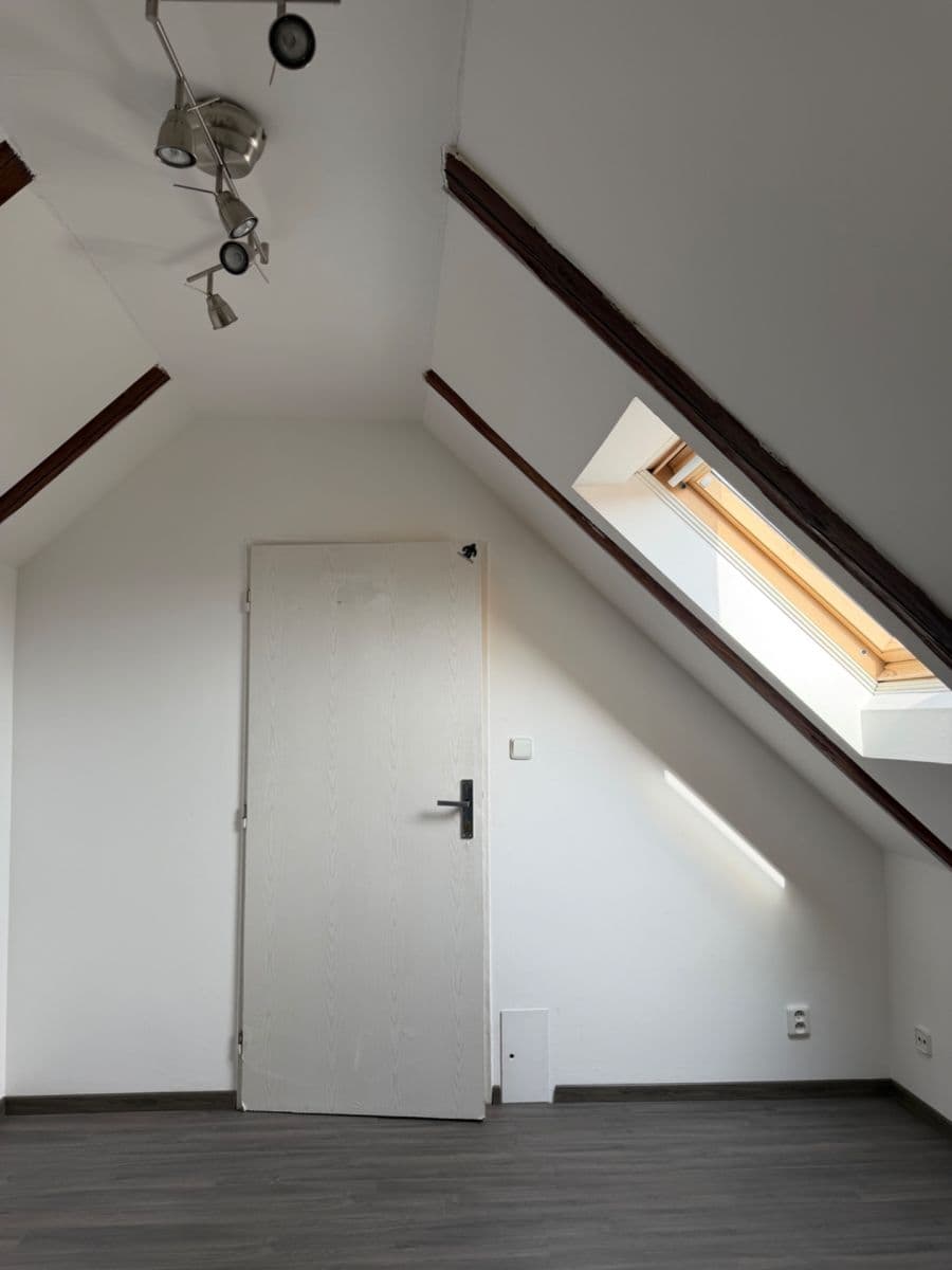 Small studio flat to rent, 21 m², Slivenecká, Ořech, Středočeský Region Small studio flat to rent, 21 m², Slivenecká, Ořech, Středočeský Region