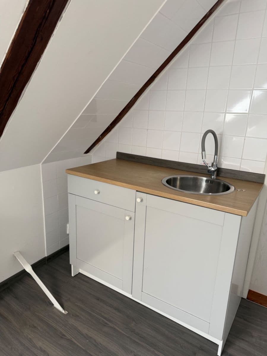 Small studio flat to rent, 21 m², Slivenecká, Ořech, Středočeský Region Small studio flat to rent, 21 m², Slivenecká, Ořech, Středočeský Region