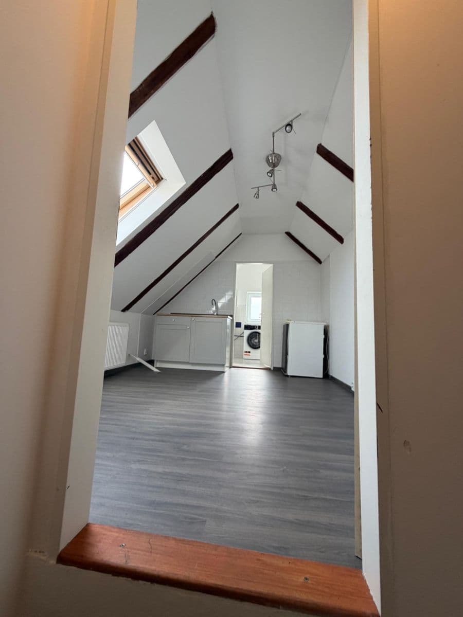 Small studio flat to rent, 21 m², Slivenecká, Ořech, Středočeský Region Small studio flat to rent, 21 m², Slivenecká, Ořech, Středočeský Region