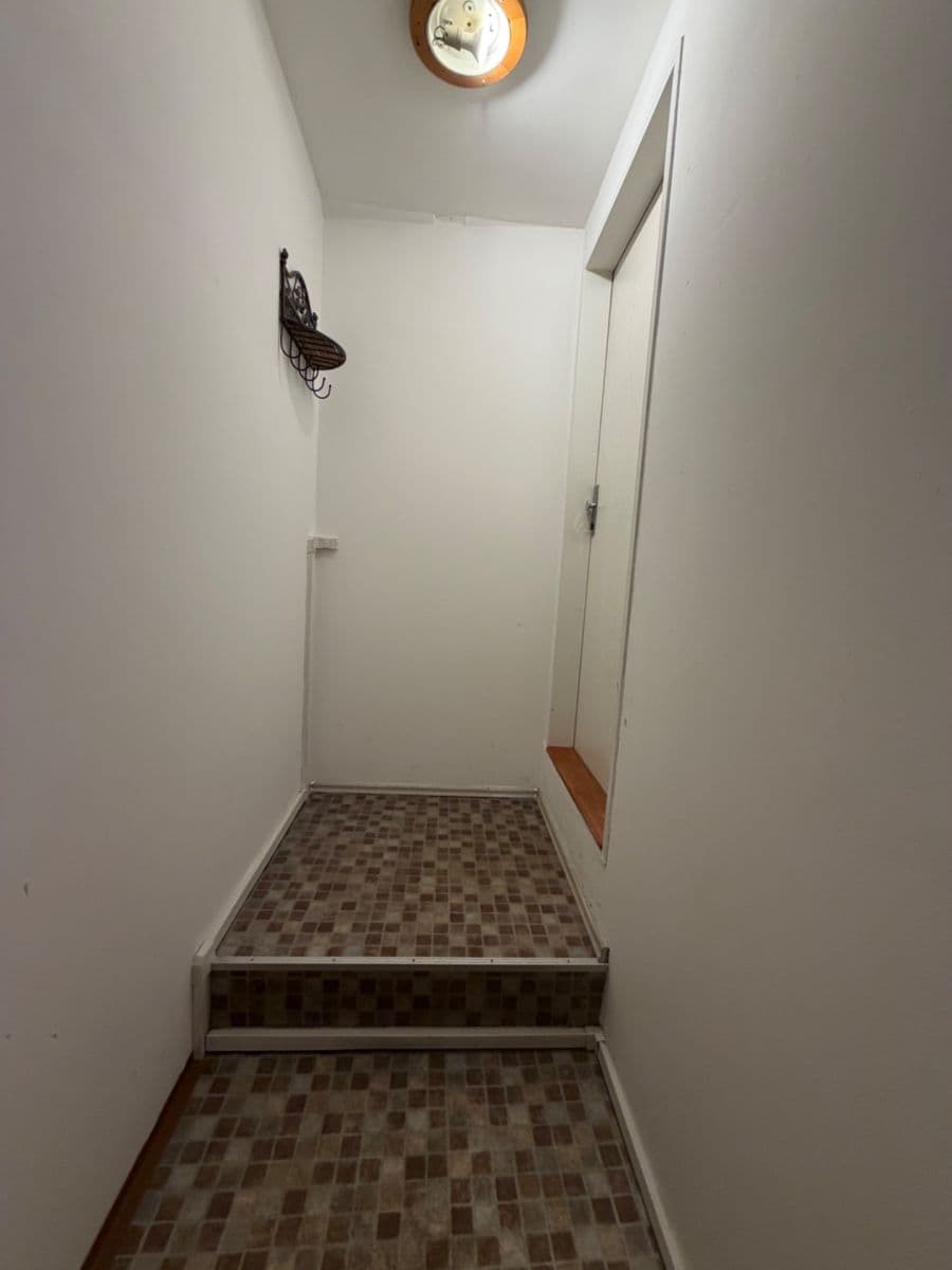 Small studio flat to rent, 21 m², Slivenecká, Ořech, Středočeský Region Small studio flat to rent, 21 m², Slivenecká, Ořech, Středočeský Region