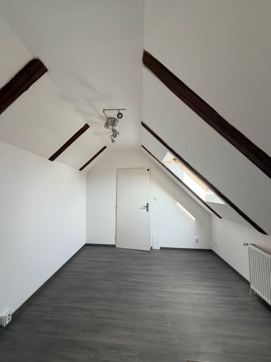 Small studio flat to rent, 21 m², Slivenecká, Ořech, Středočeský Region Small studio flat to rent, 21 m², Slivenecká, Ořech, Středočeský Region