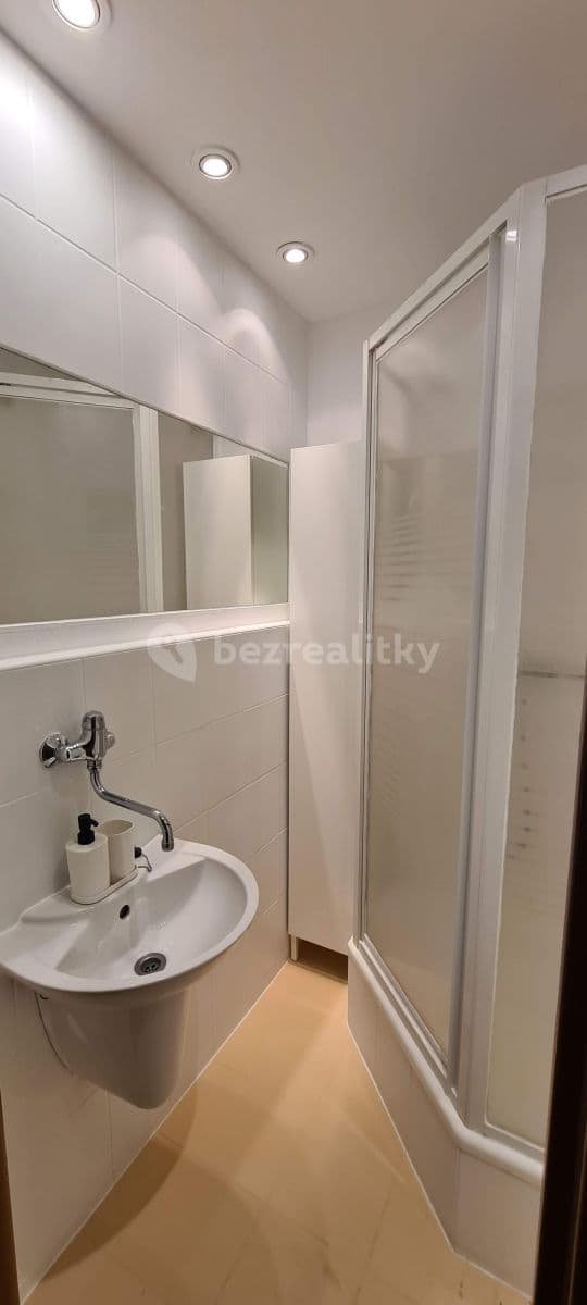 Studio flat to rent, 34 m², Bělehradská, Pardubice, Pardubický Region Studio flat to rent, 34 m², Bělehradská, Pardubice, Pardubický Region