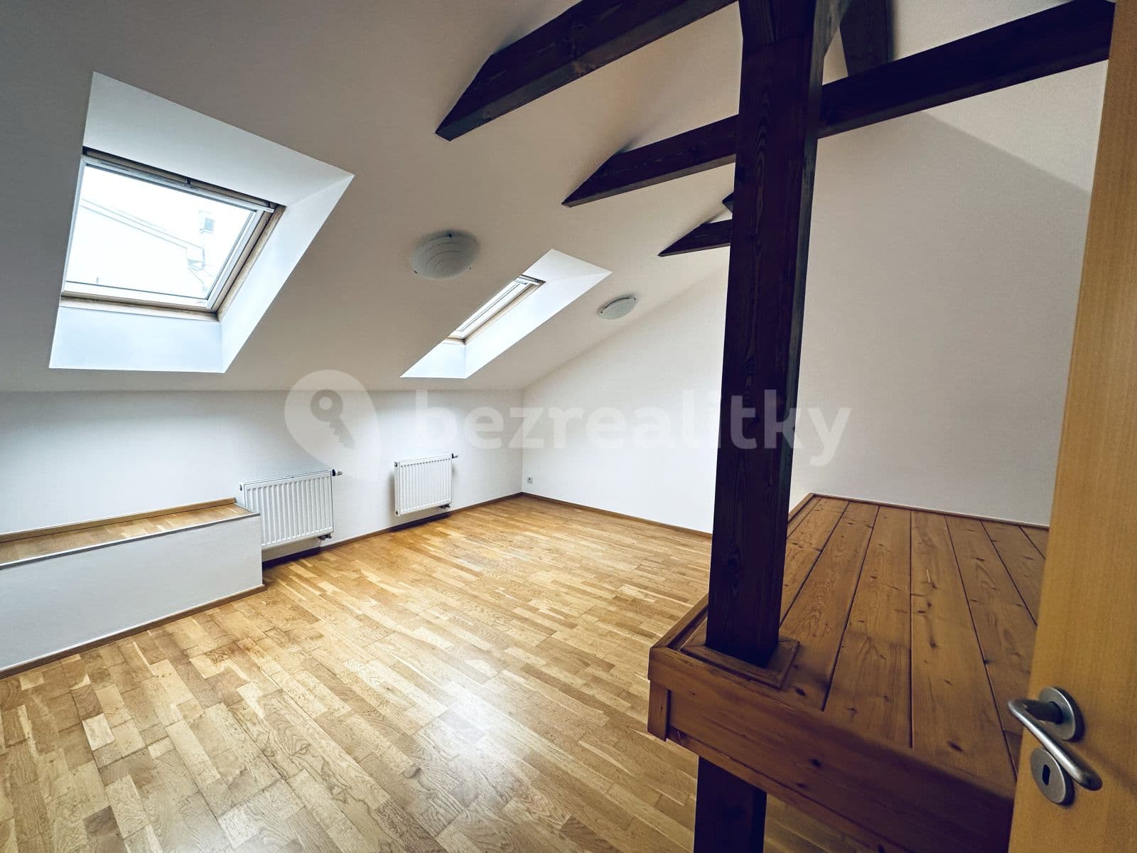 2 bedroom with open-plan kitchen flat to rent, 100 m², Nitranská, Prague, Prague 2 bedroom with open-plan kitchen flat to rent, 100 m², Nitranská, Prague, Prague