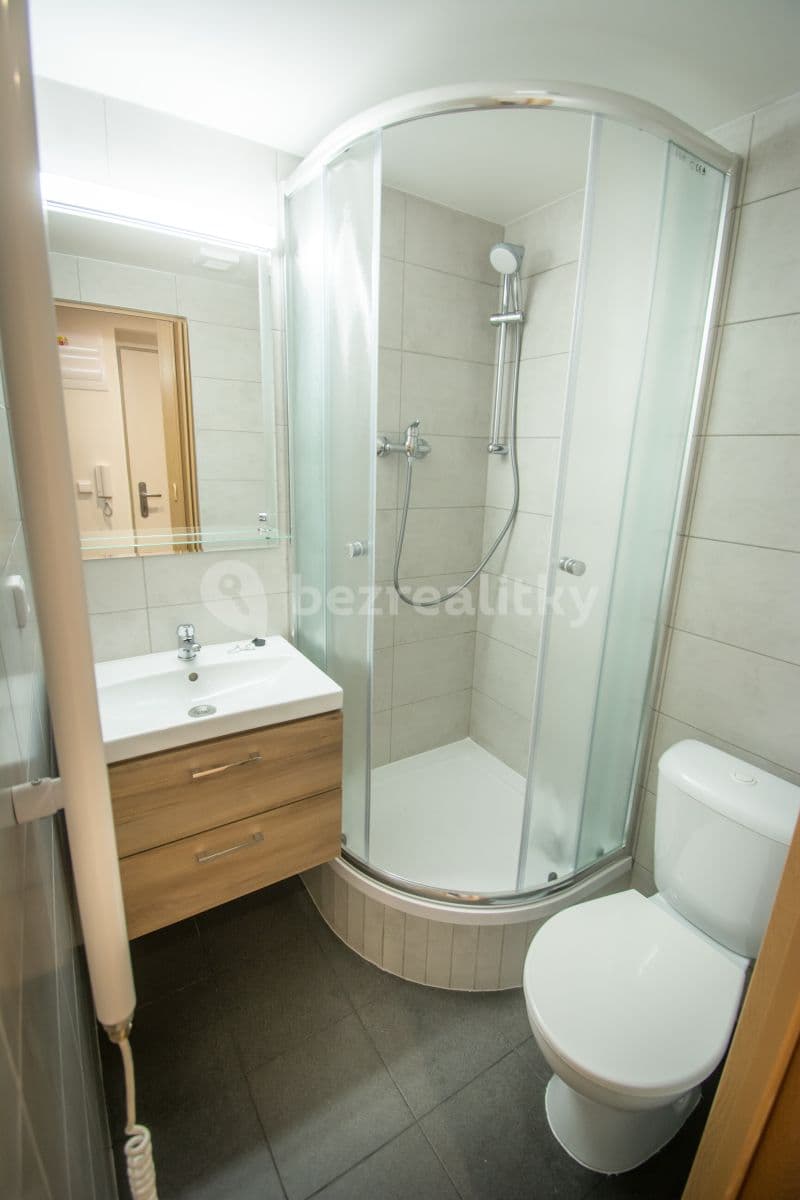 1 bedroom flat to rent, 37 m², Grafická, Prague, Prague 1 bedroom flat to rent, 37 m², Grafická, Prague, Prague