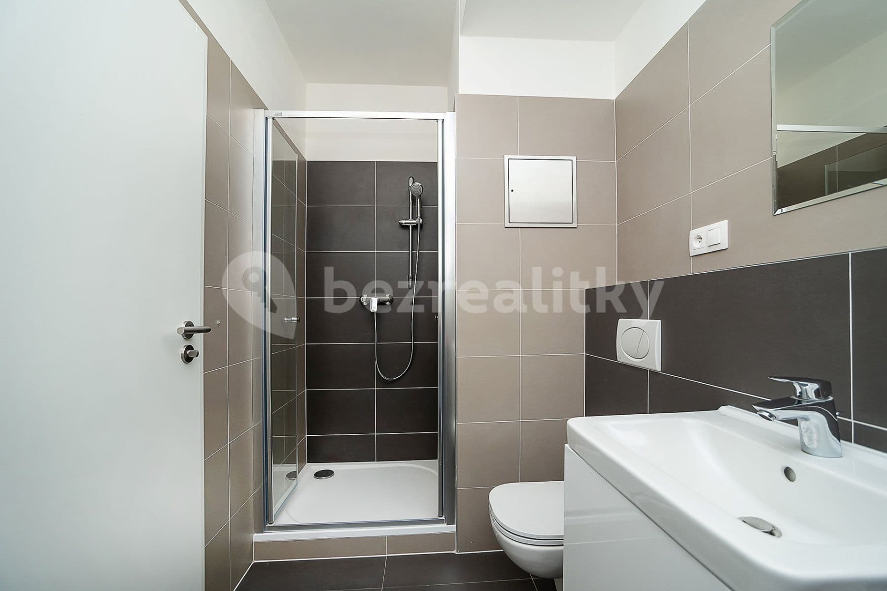 Studio flat to rent, 43 m², Škrábkových, Prague, Prague Studio flat to rent, 43 m², Škrábkových, Prague, Prague