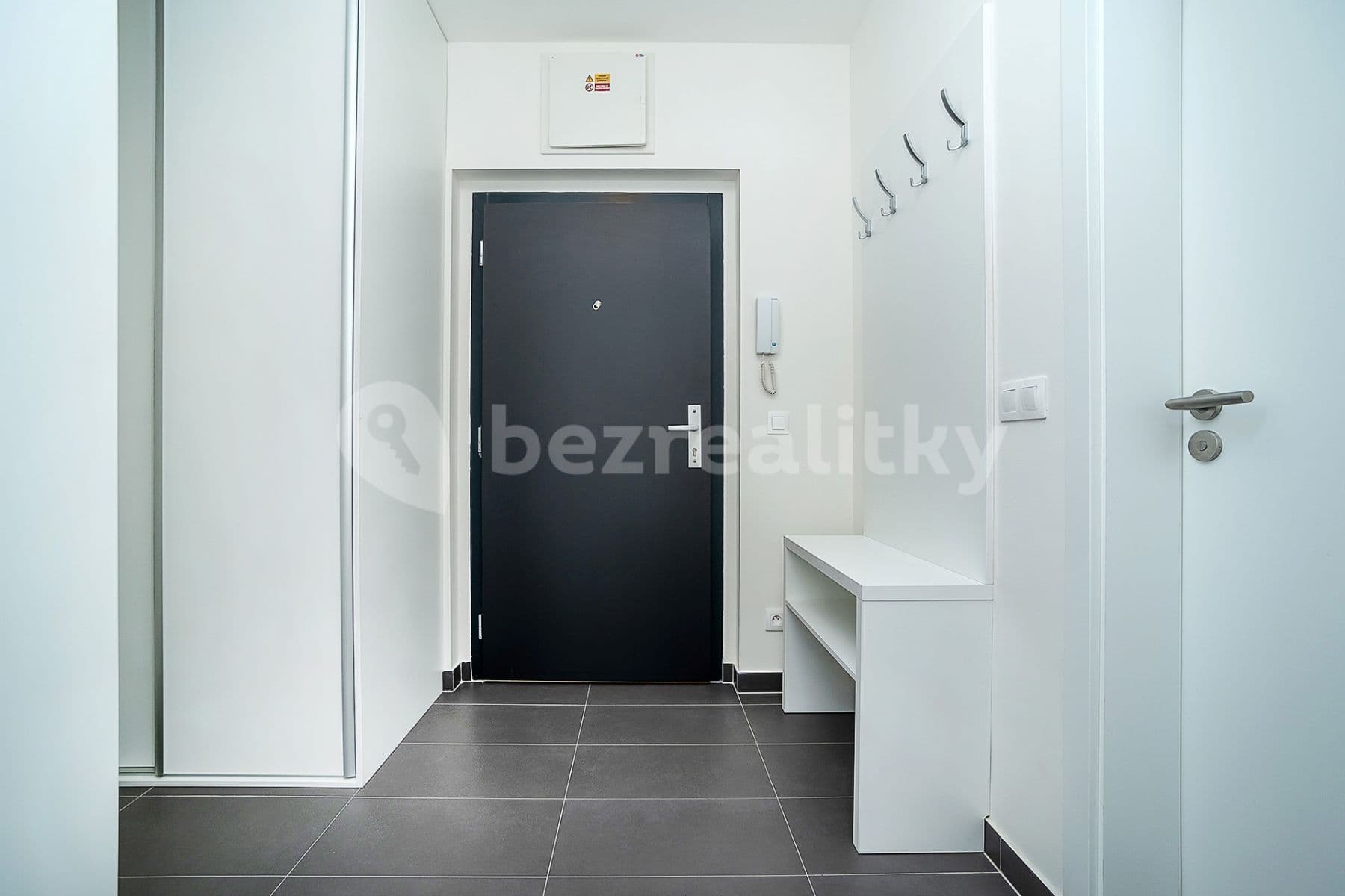 Studio flat to rent, 43 m², Škrábkových, Prague, Prague Studio flat to rent, 43 m², Škrábkových, Prague, Prague
