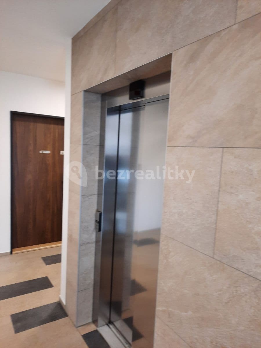 Studio flat to rent, 33 m², Wassermannova, Prague, Prague Studio flat to rent, 33 m², Wassermannova, Prague, Prague