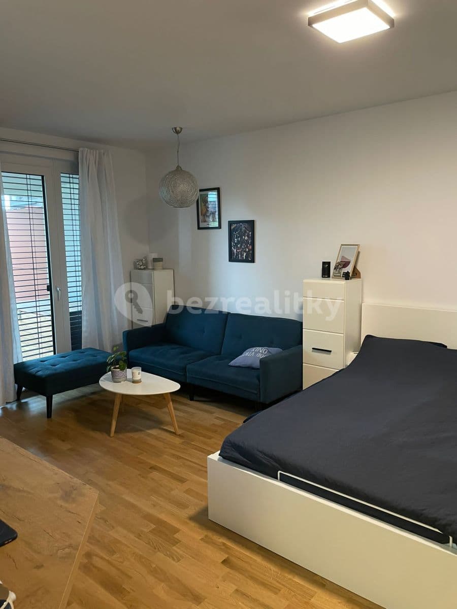 Studio flat to rent, 33 m², Wassermannova, Prague, Prague Studio flat to rent, 33 m², Wassermannova, Prague, Prague
