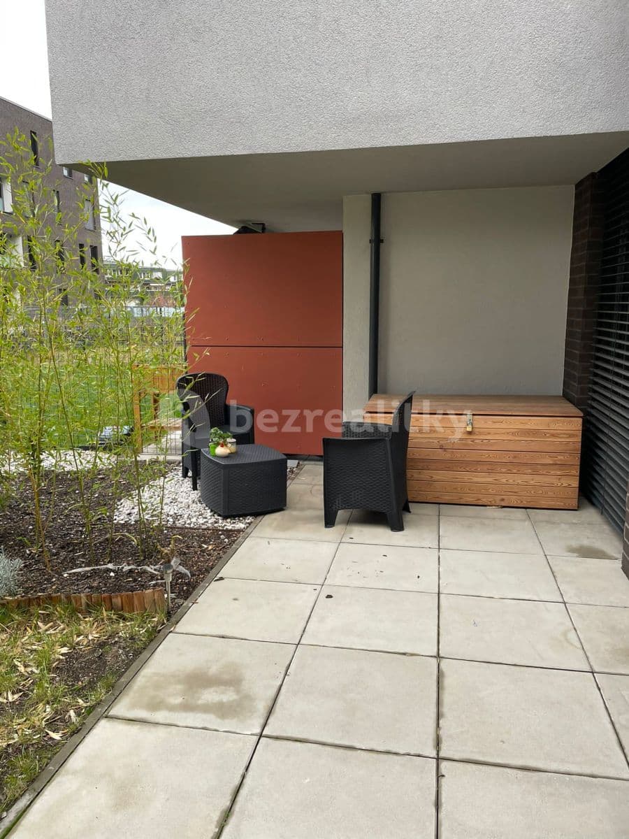 Studio flat to rent, 33 m², Wassermannova, Prague, Prague Studio flat to rent, 33 m², Wassermannova, Prague, Prague