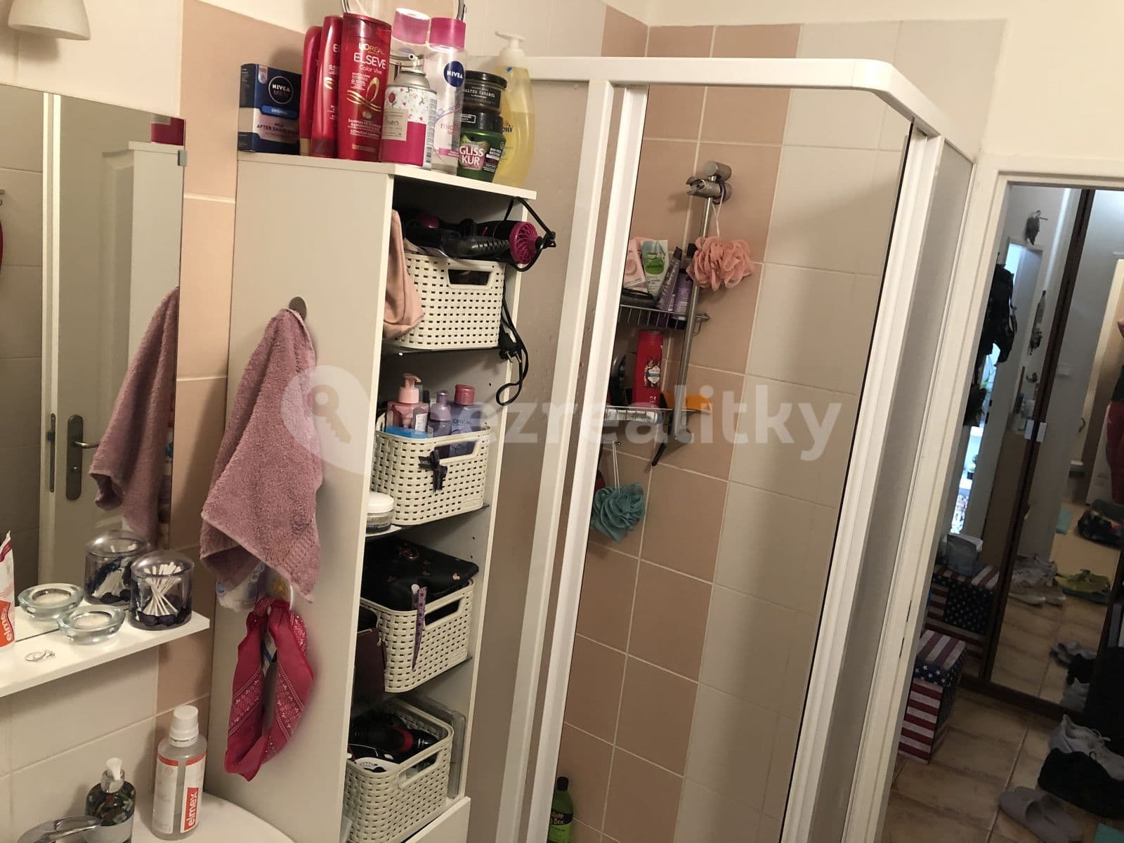 1 bedroom with open-plan kitchen flat to rent, 42 m², Grafická, Prague, Prague 1 bedroom with open-plan kitchen flat to rent, 42 m², Grafická, Prague, Prague