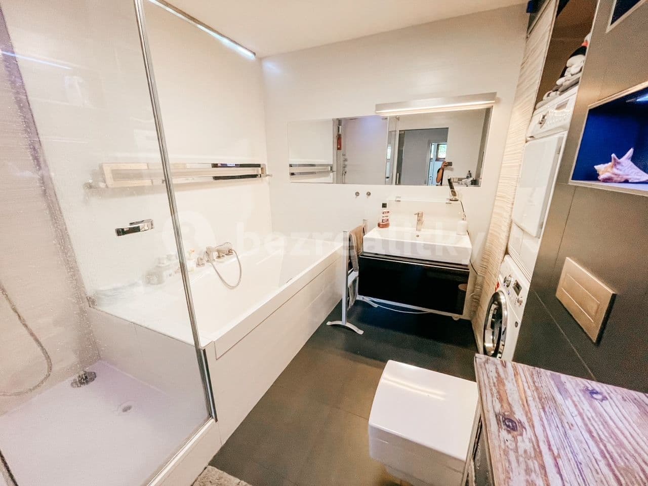 2 bedroom with open-plan kitchen flat to rent, 130 m², Na Doubkové, Prague, Prague 2 bedroom with open-plan kitchen flat to rent, 130 m², Na Doubkové, Prague, Prague