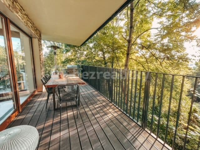 2 bedroom with open-plan kitchen flat to rent, 130 m², Na Doubkové, Prague, Prague 2 bedroom with open-plan kitchen flat to rent, 130 m², Na Doubkové, Prague, Prague