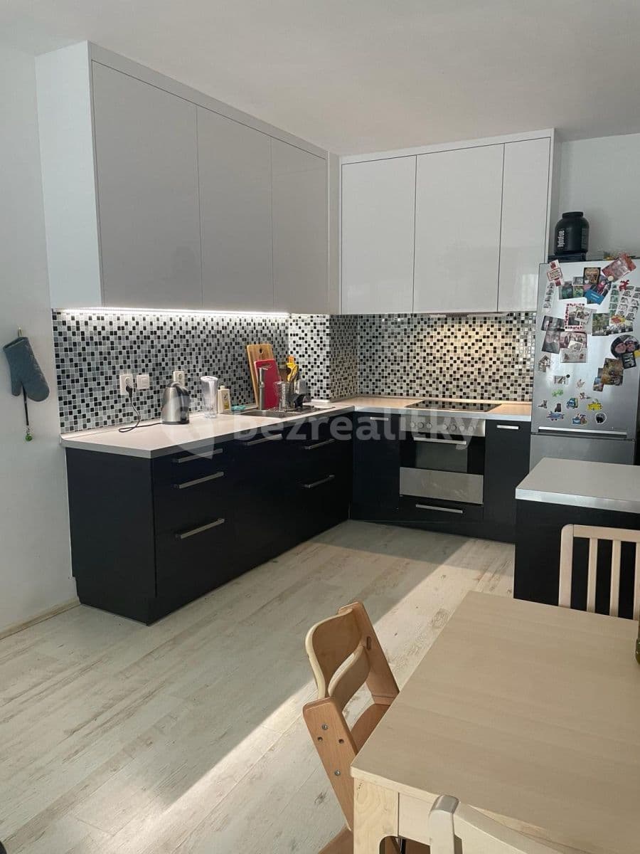 2 bedroom with open-plan kitchen flat to rent, 72 m², Křídlovická, Brno, Jihomoravský Region 2 bedroom with open-plan kitchen flat to rent, 72 m², Křídlovická, Brno, Jihomoravský Region