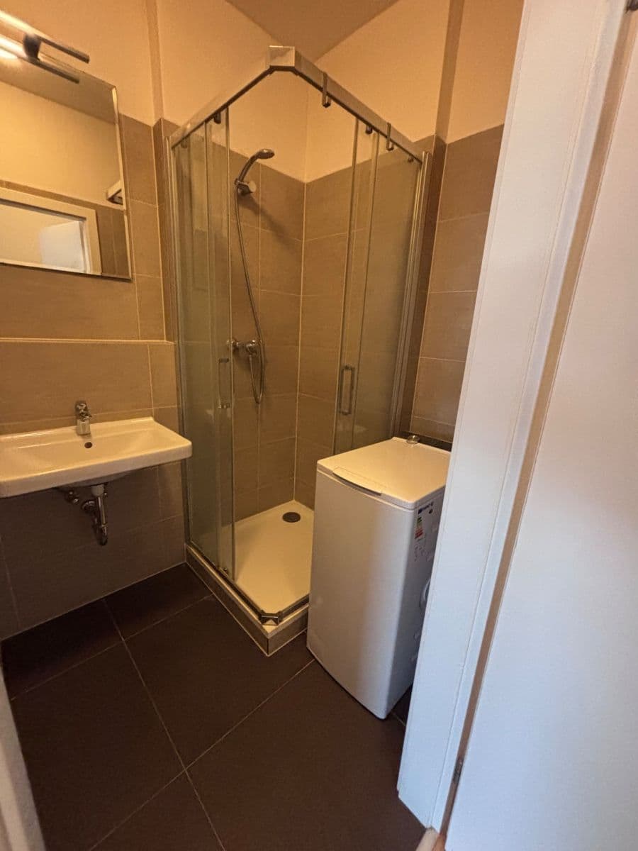 Studio flat to rent, 30 m², Křižanská, Prague, Prague Studio flat to rent, 30 m², Křižanská, Prague, Prague