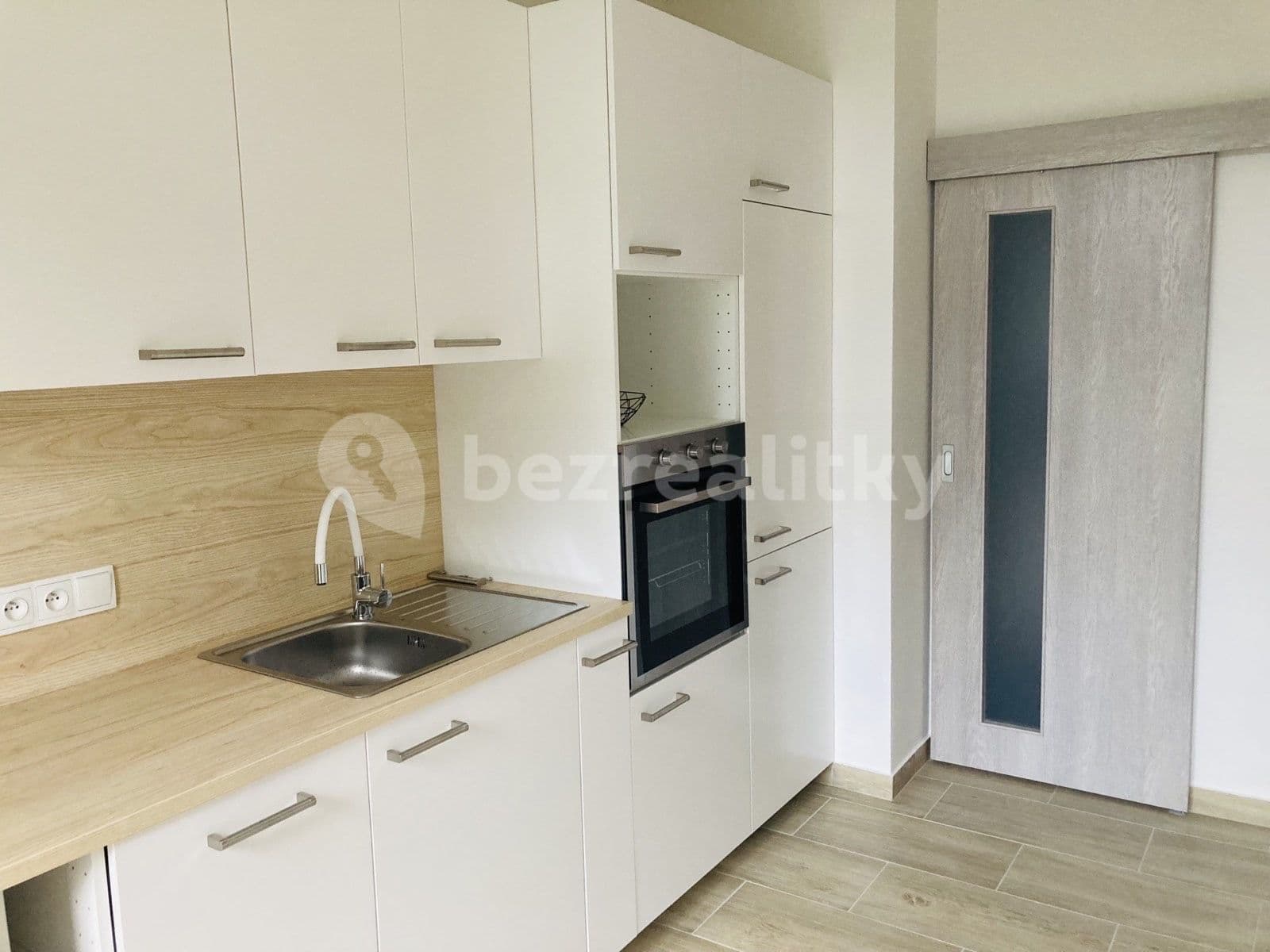 3 bedroom flat to rent, 68 m², Kneslova, Brno, Jihomoravský Region 3 bedroom flat to rent, 68 m², Kneslova, Brno, Jihomoravský Region