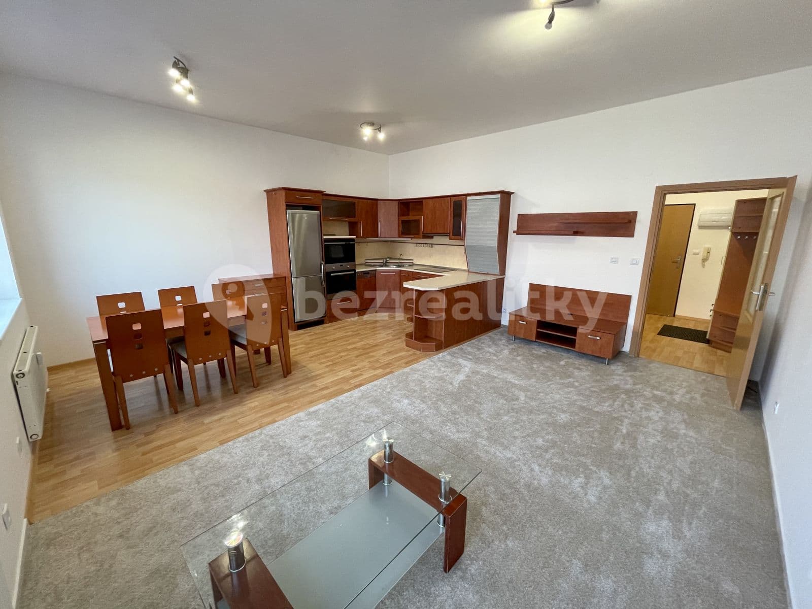 1 bedroom with open-plan kitchen flat to rent, 64 m², Topolová, Milovice, Středočeský Region 1 bedroom with open-plan kitchen flat to rent, 64 m², Topolová, Milovice, Středočeský Region