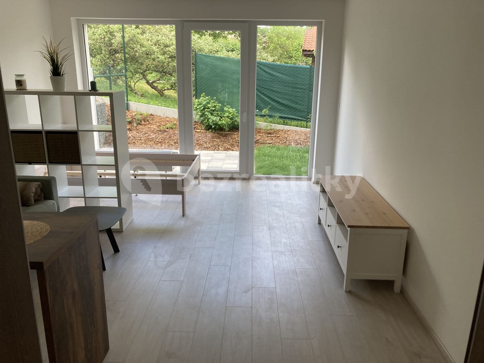 Studio flat to rent, 37 m², Pod Viaduktem, Prague, Prague Studio flat to rent, 37 m², Pod Viaduktem, Prague, Prague