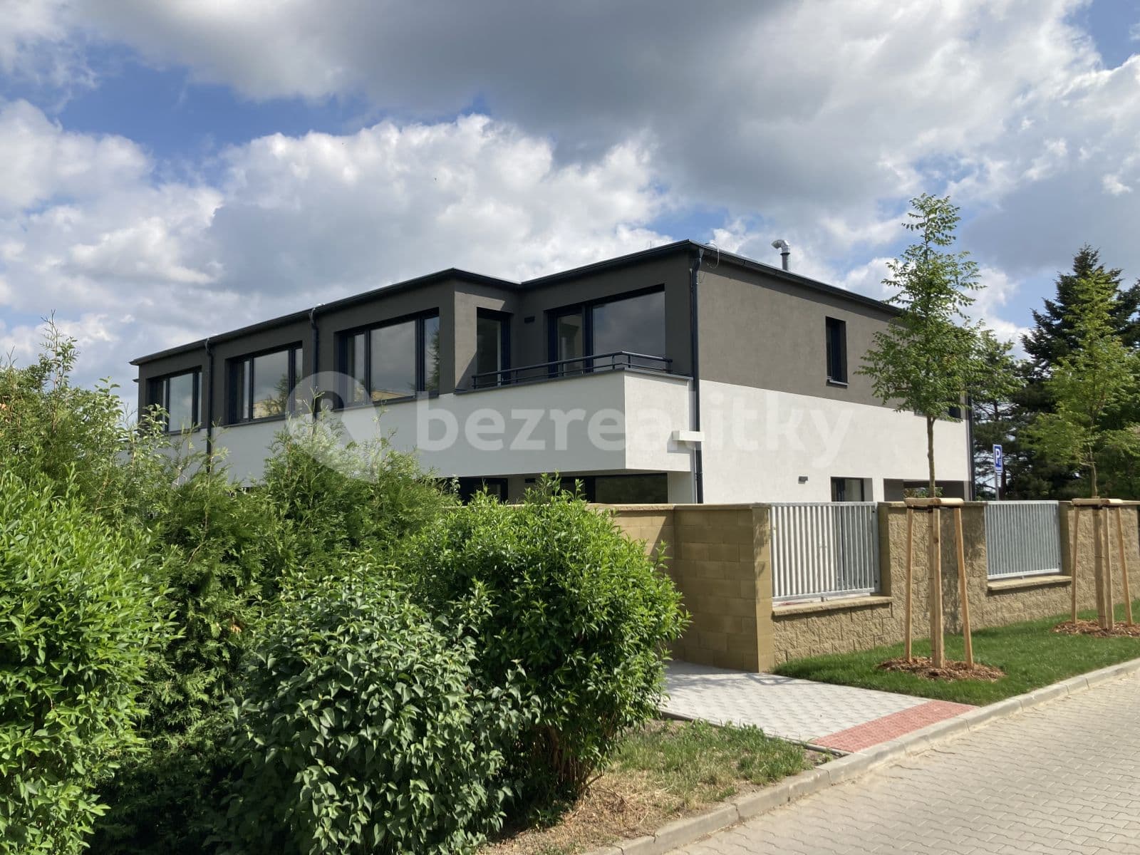 Studio flat to rent, 37 m², Pod Viaduktem, Prague, Prague Studio flat to rent, 37 m², Pod Viaduktem, Prague, Prague