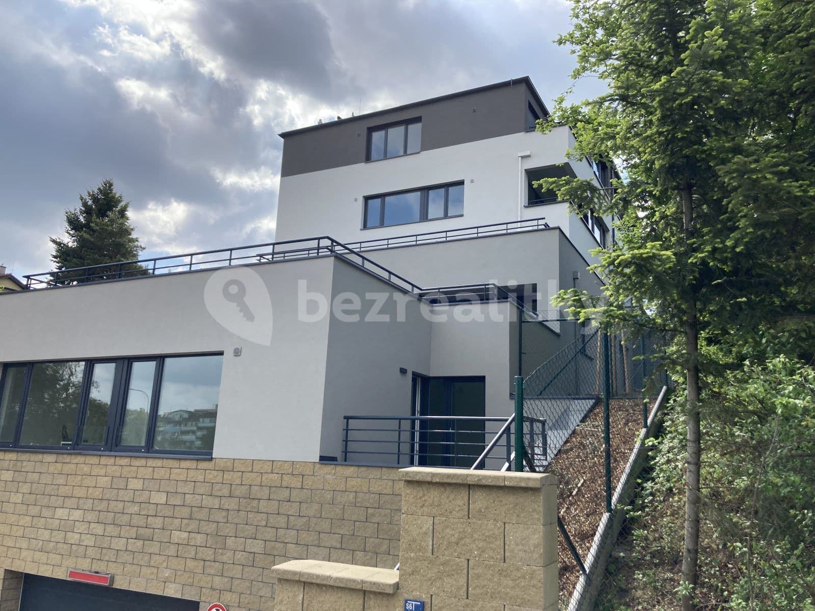 Studio flat to rent, 37 m², Pod Viaduktem, Prague, Prague Studio flat to rent, 37 m², Pod Viaduktem, Prague, Prague