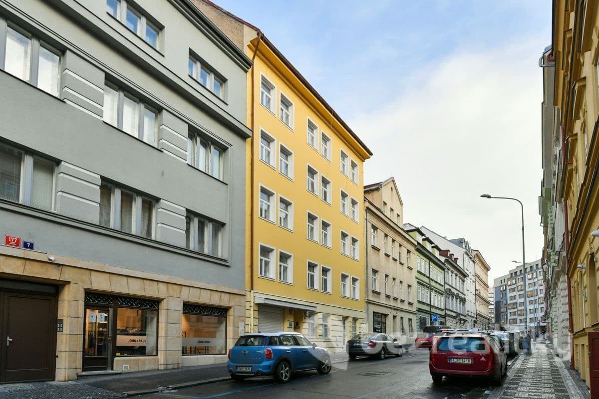 Studio flat to rent, 60 m², Roháčova, Prague, Prague Studio flat to rent, 60 m², Roháčova, Prague, Prague