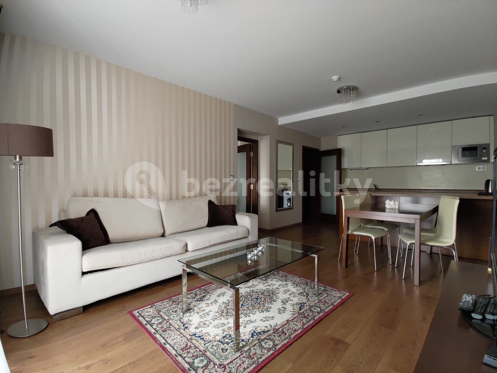 2 bedroom with open-plan kitchen flat to rent, 78 m², U Borského parku, Plzeň, Plzeňský Region 2 bedroom with open-plan kitchen flat to rent, 78 m², U Borského parku, Plzeň, Plzeňský Region