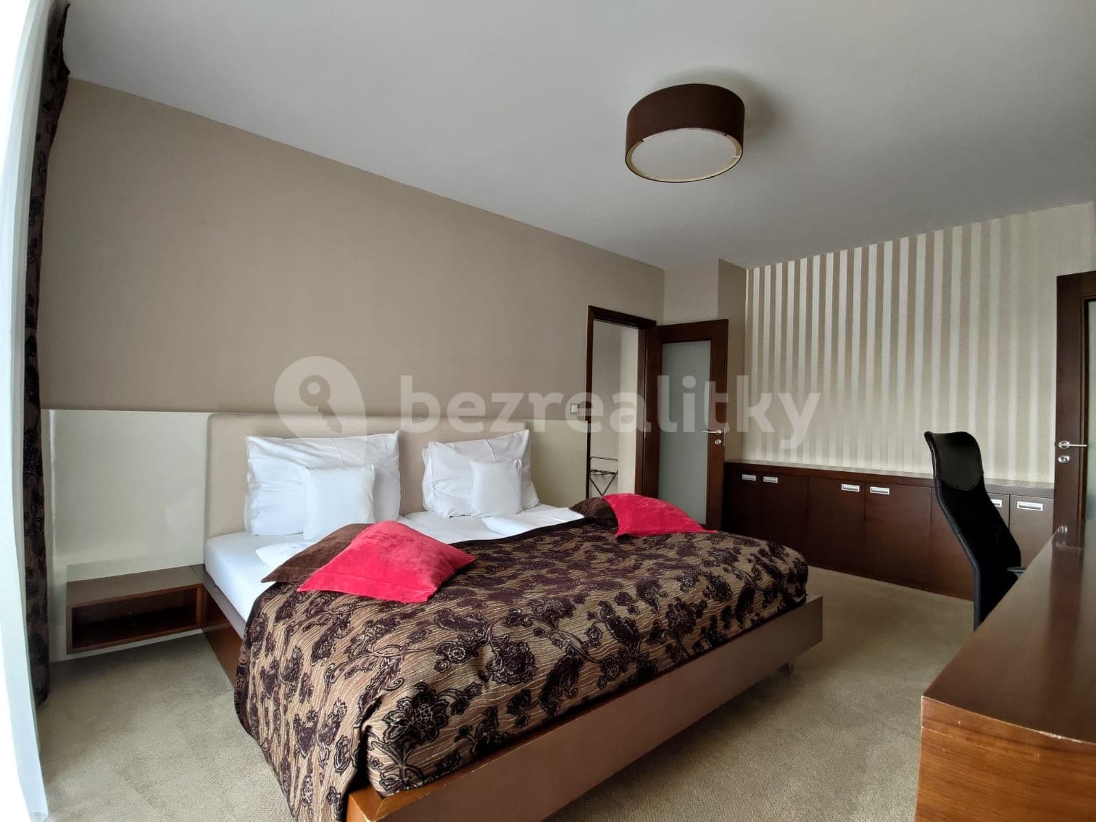 2 bedroom with open-plan kitchen flat to rent, 78 m², U Borského parku, Plzeň, Plzeňský Region 2 bedroom with open-plan kitchen flat to rent, 78 m², U Borského parku, Plzeň, Plzeňský Region