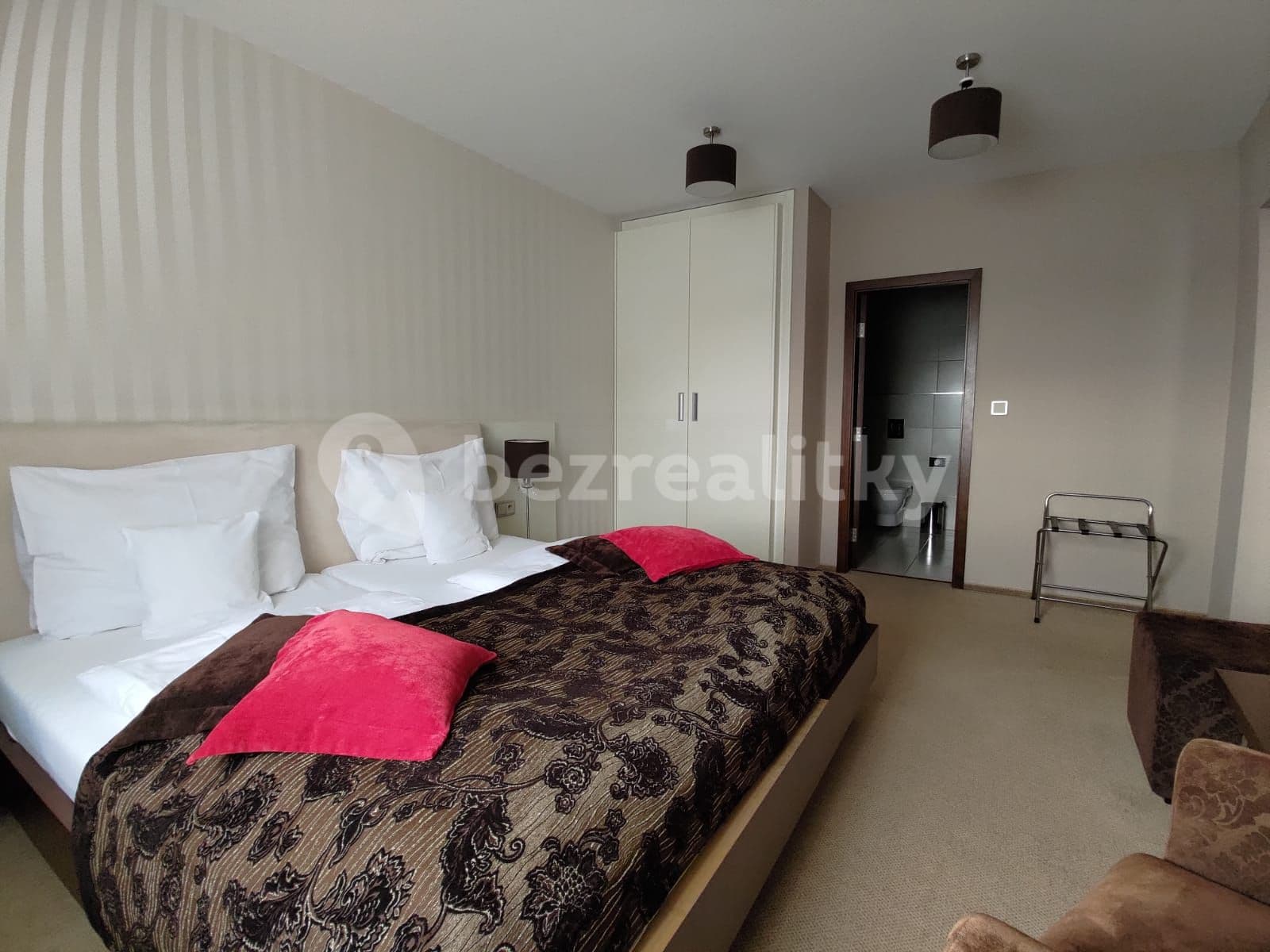 2 bedroom with open-plan kitchen flat to rent, 78 m², U Borského parku, Plzeň, Plzeňský Region 2 bedroom with open-plan kitchen flat to rent, 78 m², U Borského parku, Plzeň, Plzeňský Region