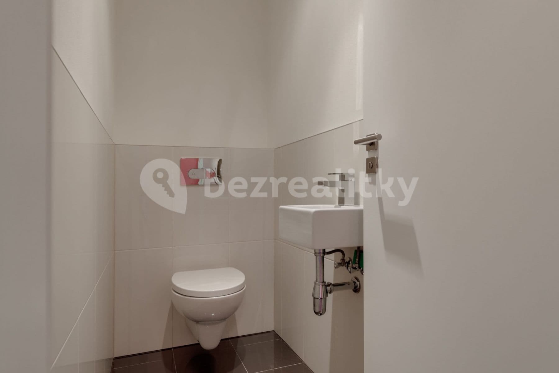 1 bedroom with open-plan kitchen flat to rent, 64 m², Prague, Prague 1 bedroom with open-plan kitchen flat to rent, 64 m², Prague, Prague