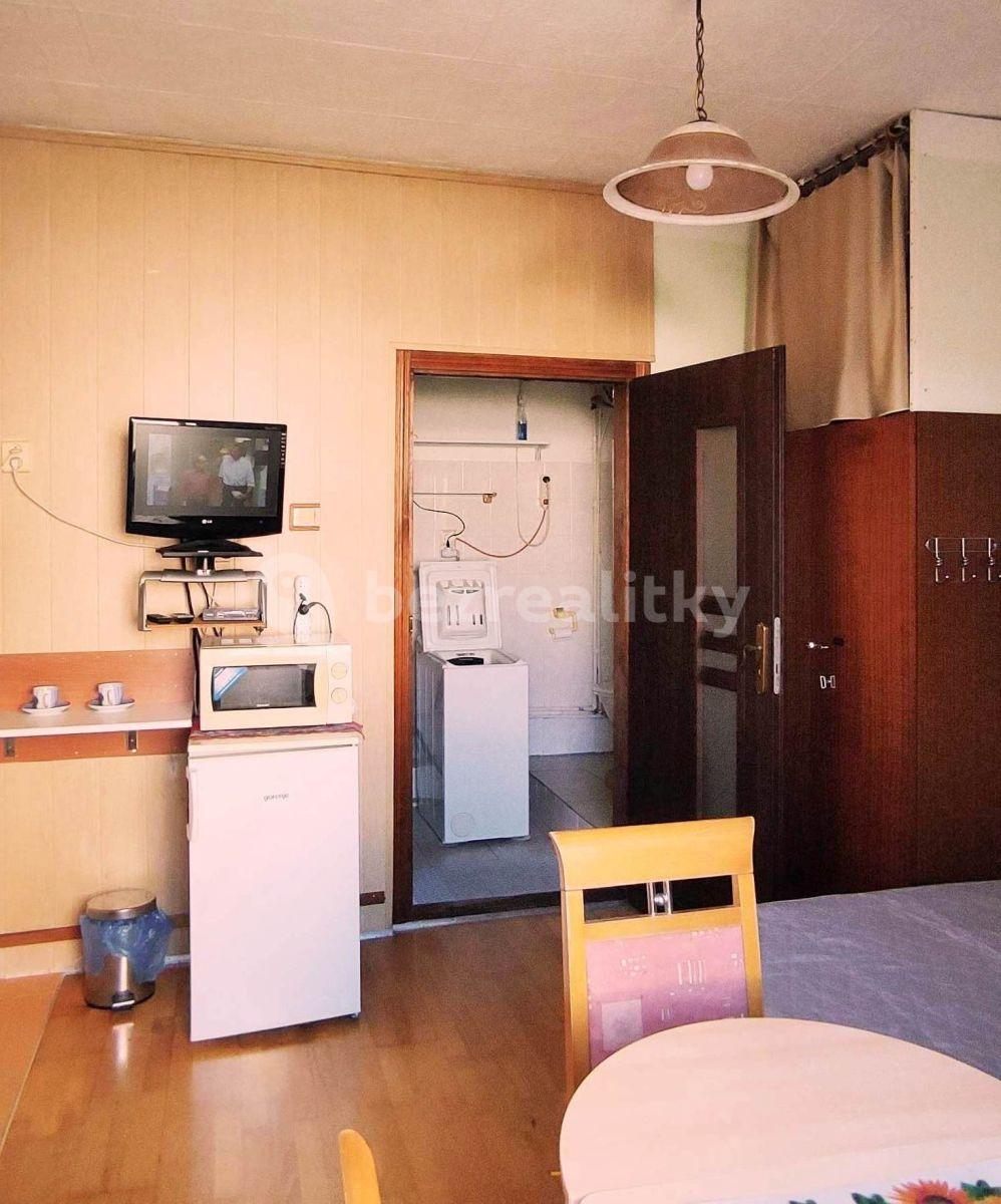 Small studio flat to rent, 16 m², Pelnářova, Prague, Prague