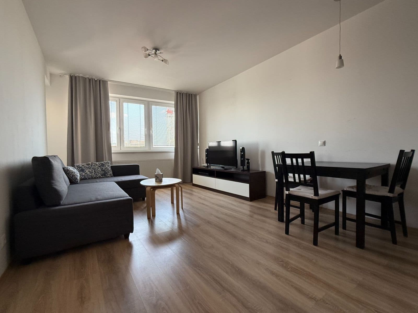 1 bedroom with open-plan kitchen flat to rent, 52 m², Nárožní, Prague, Prague 1 bedroom with open-plan kitchen flat to rent, 52 m², Nárožní, Prague, Prague