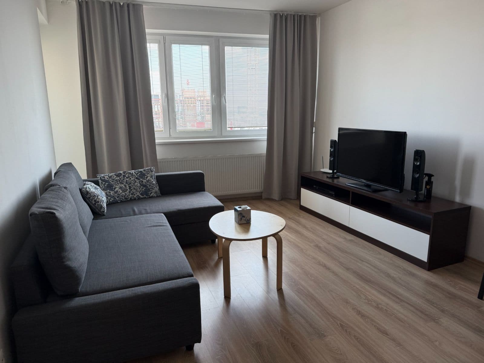 1 bedroom with open-plan kitchen flat to rent, 52 m², Nárožní, Prague, Prague 1 bedroom with open-plan kitchen flat to rent, 52 m², Nárožní, Prague, Prague